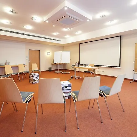 Amadeus Hotel 4*
