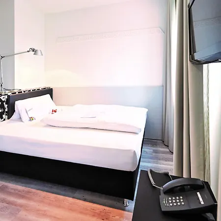Amadeus Hotel