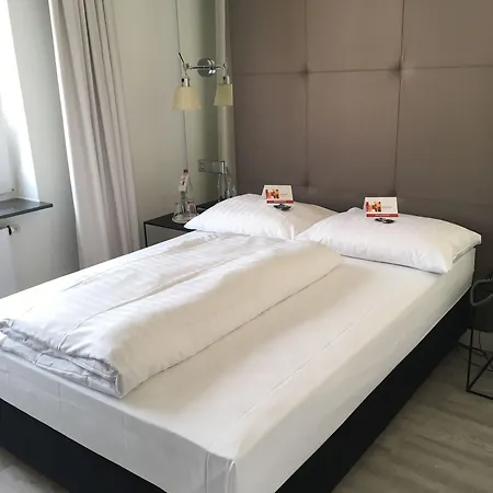 Amadeus Hotel 4*
