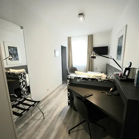 Amadeus Hotel 4*