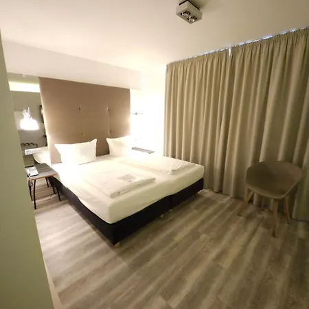 Hotel Amadeus 4*