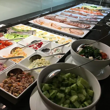 Amadeus Hotel 4*