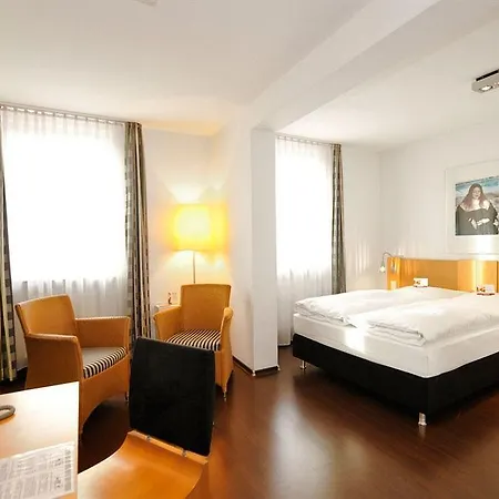 Amadeus Hotel 4*
